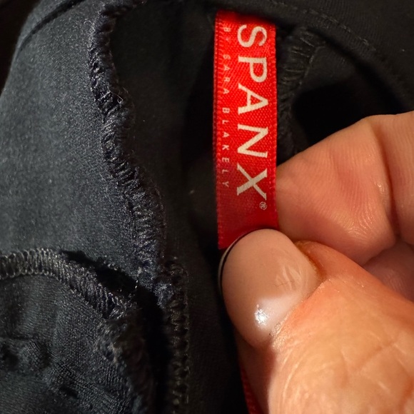 SPANX The Perfect Pants in black, size large petite - Picture 4 of 10